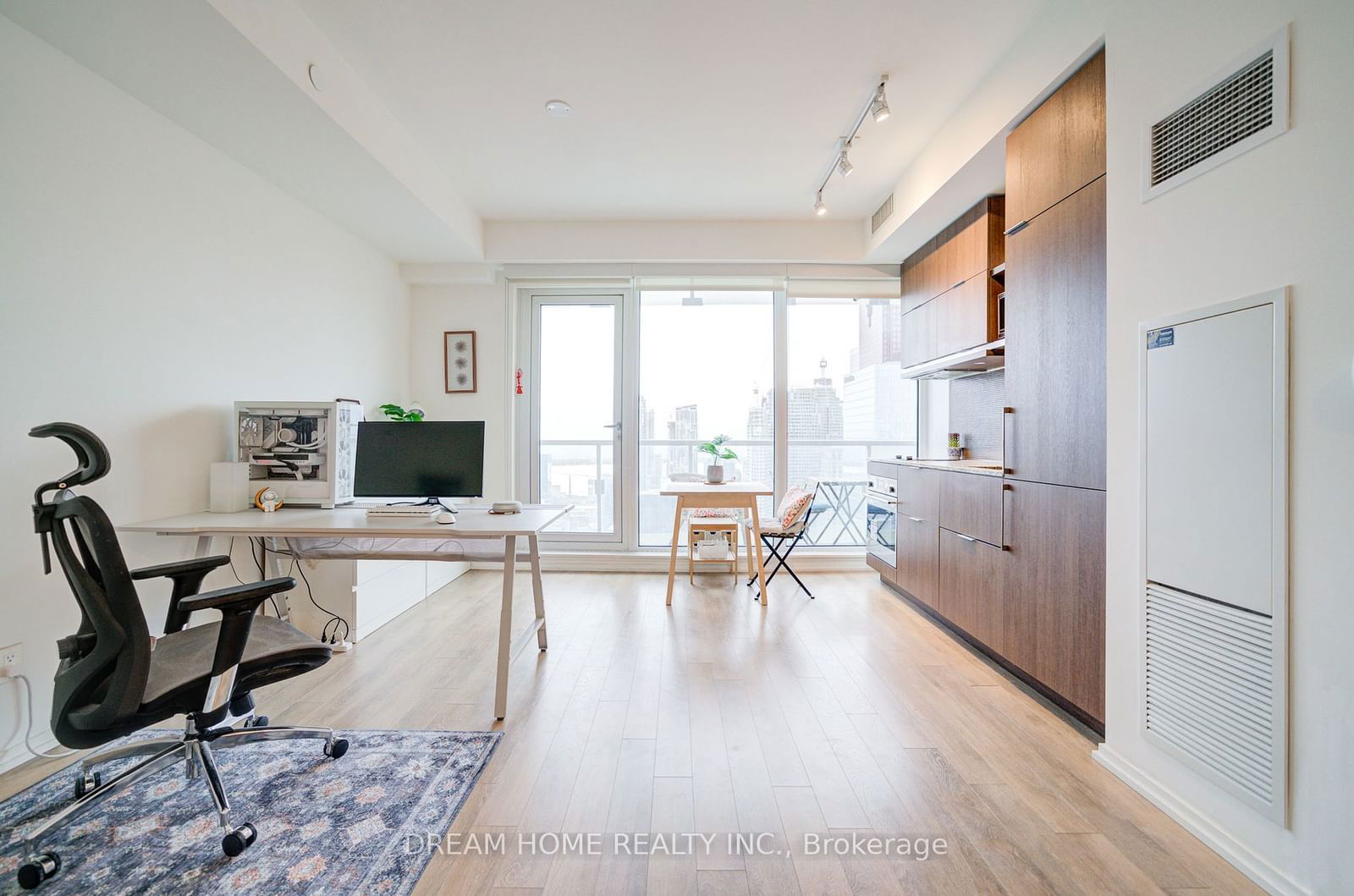 197 Yonge St, unit 4408 for sale