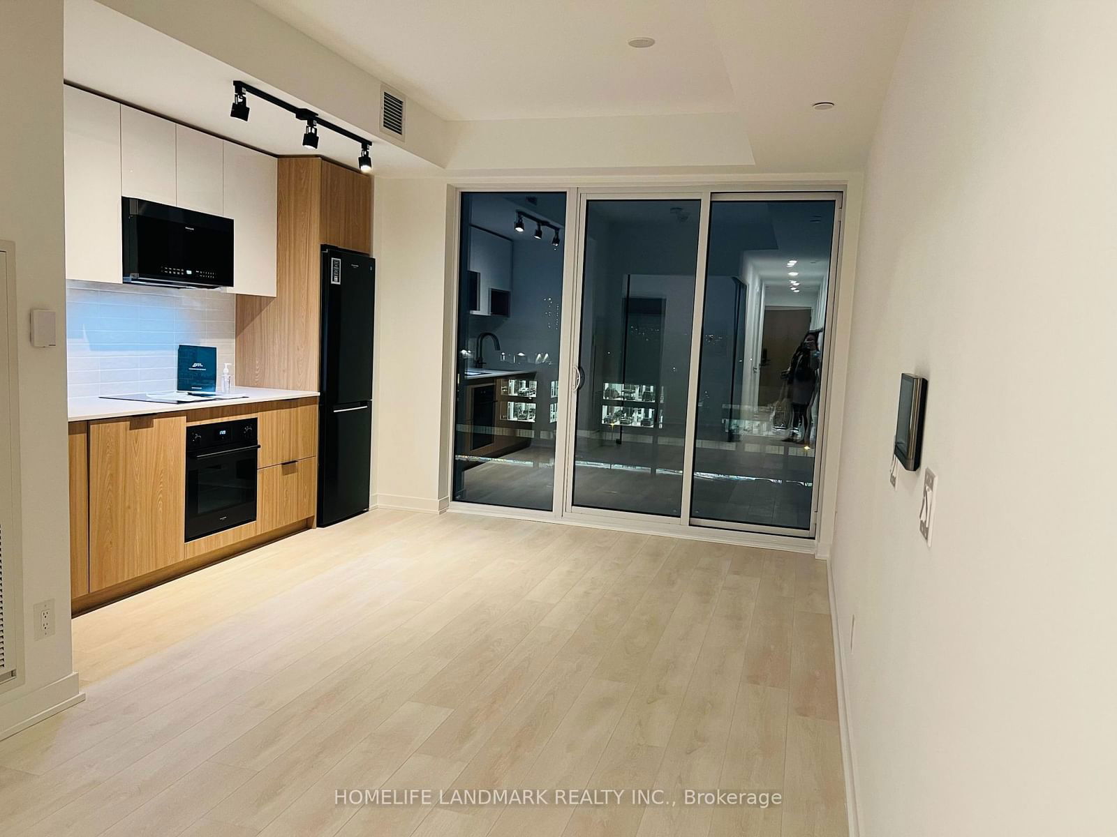 5 Defries St, unit 606 for rent