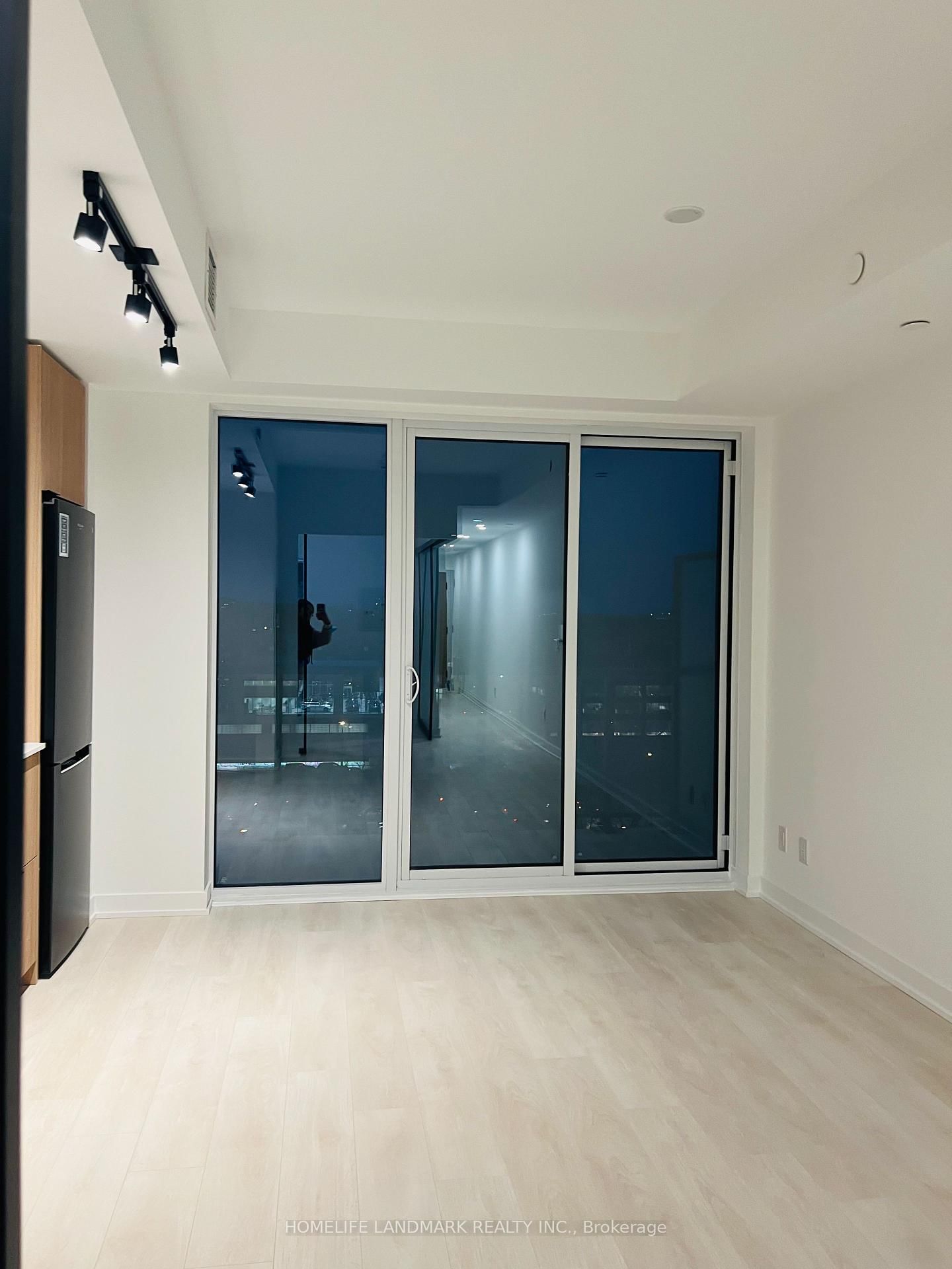 5 Defries St, unit 606 for rent