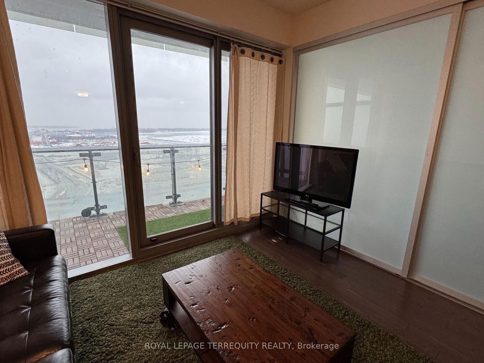 390 Cherry St, unit 1809 for rent