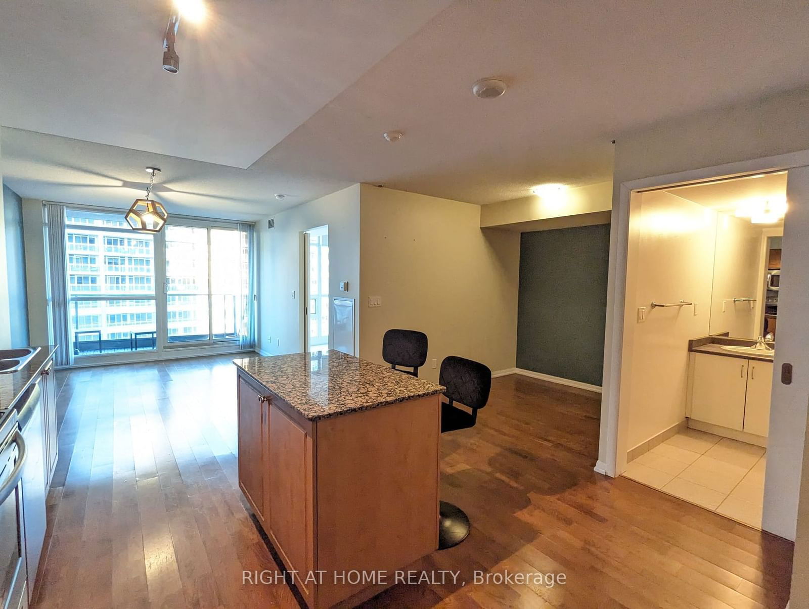 209 Fort York Blvd, unit 965 for sale