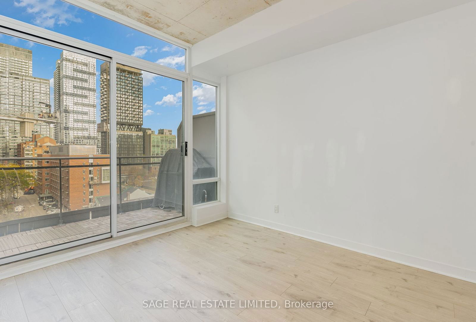 127 Queen St E, unit 903 for rent