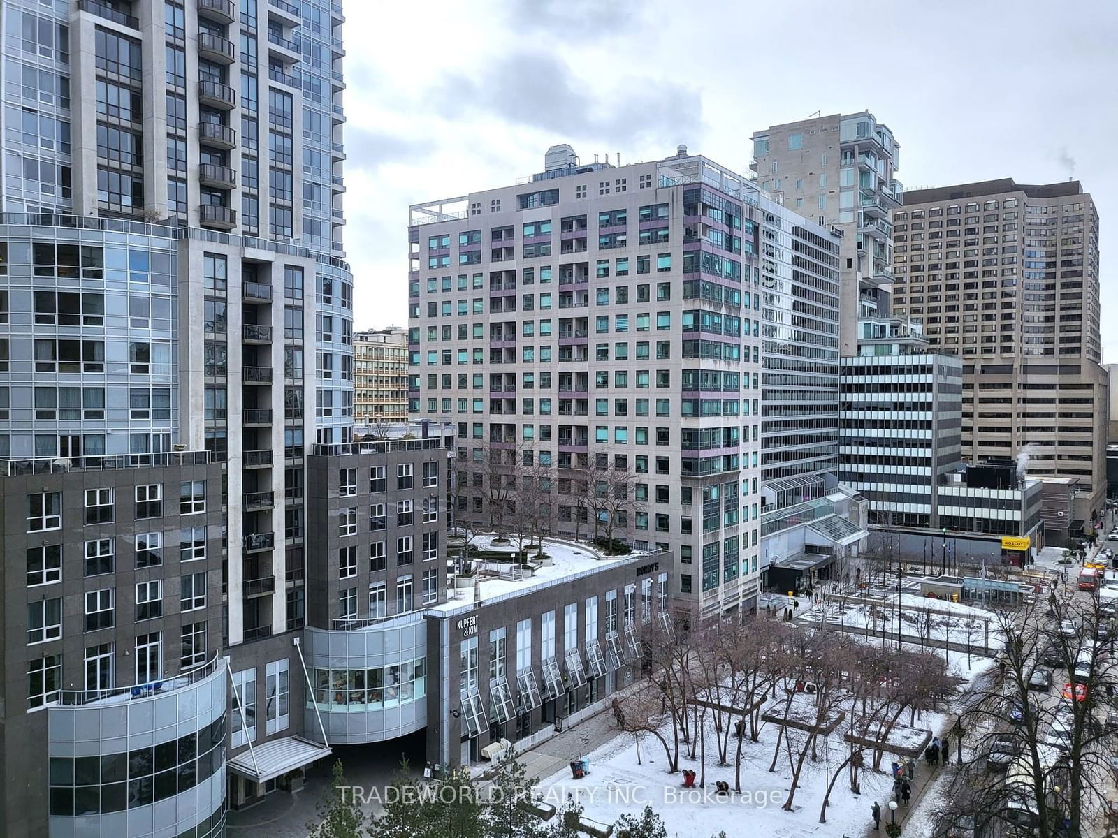 Minto Yorkville Park, Downtown, Toronto