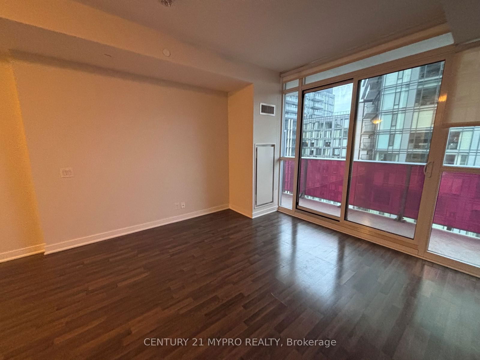 120 Parliament St, unit 1807 for rent