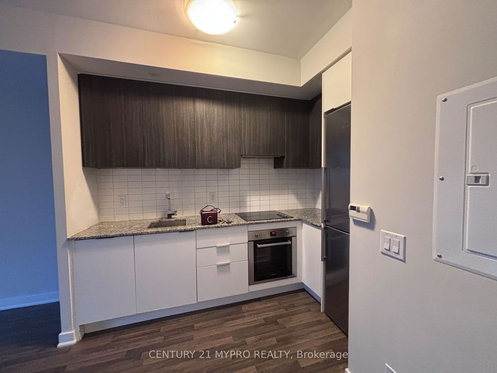 120 Parliament St, unit 1807 for rent