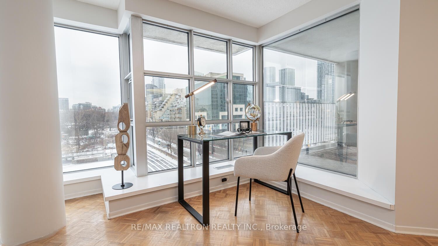 401 Queens Quay W, unit 402 for sale