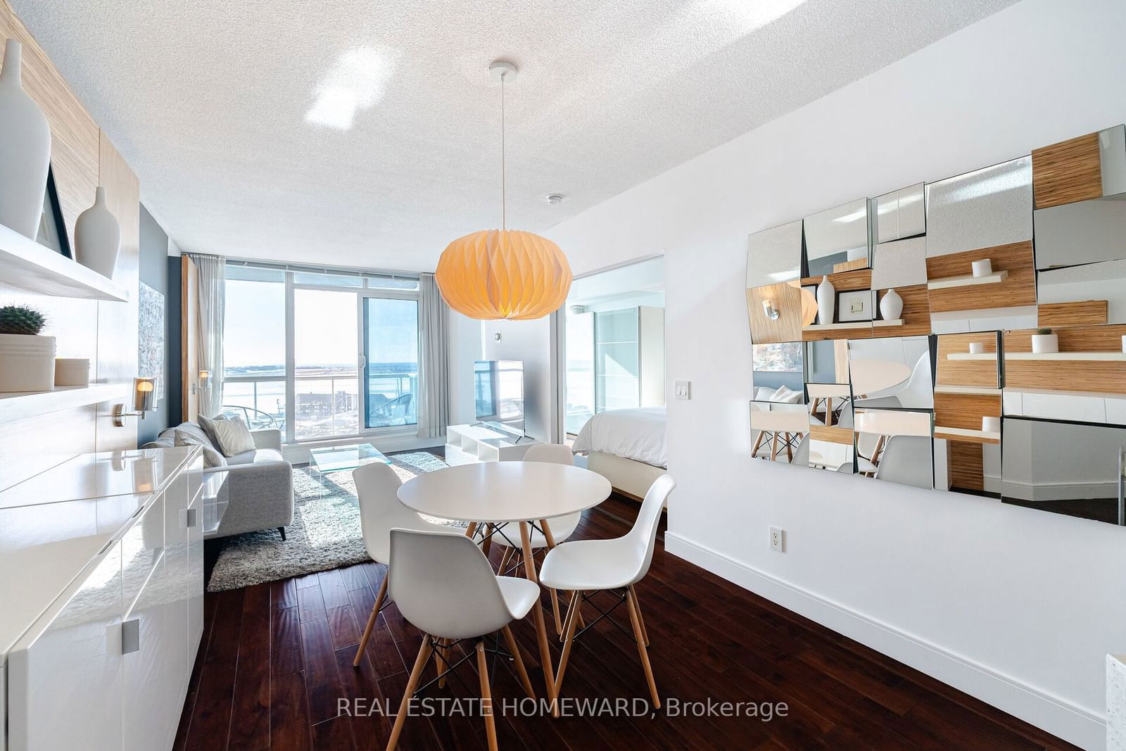 218 Queens Quay W, unit 909 for sale