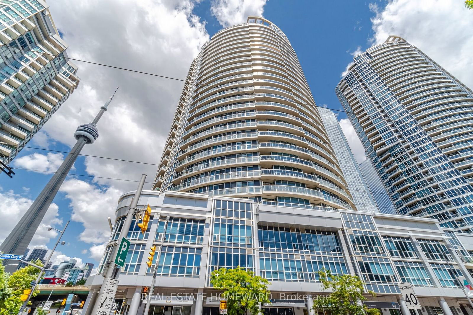 218 Queens Quay W, unit 909 for sale