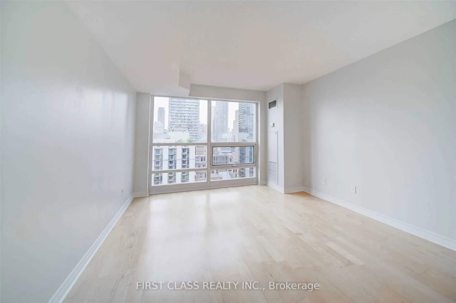 763 Bay St, unit 2015 for rent