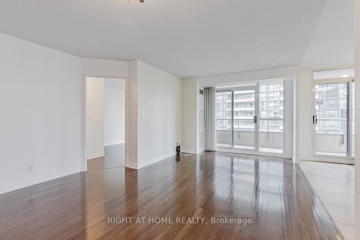 23 Hollywood Ave, unit 808 for sale