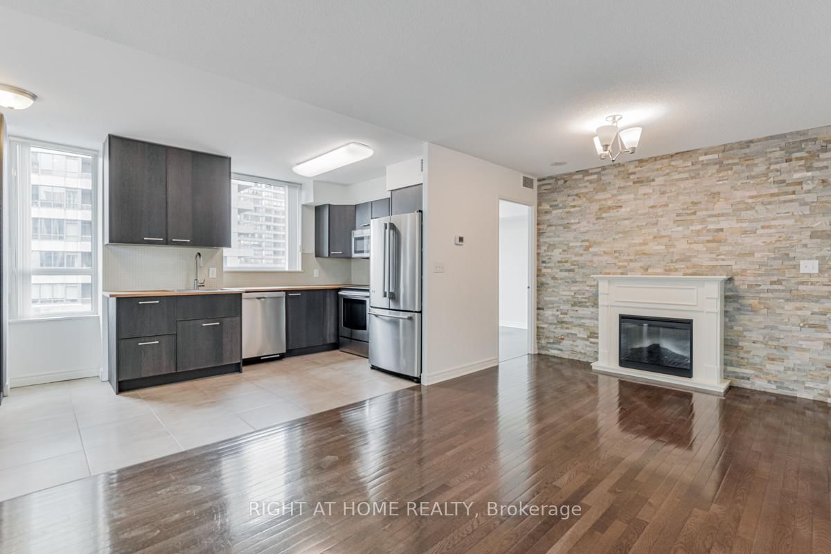 23 Hollywood Ave, unit 808 for sale