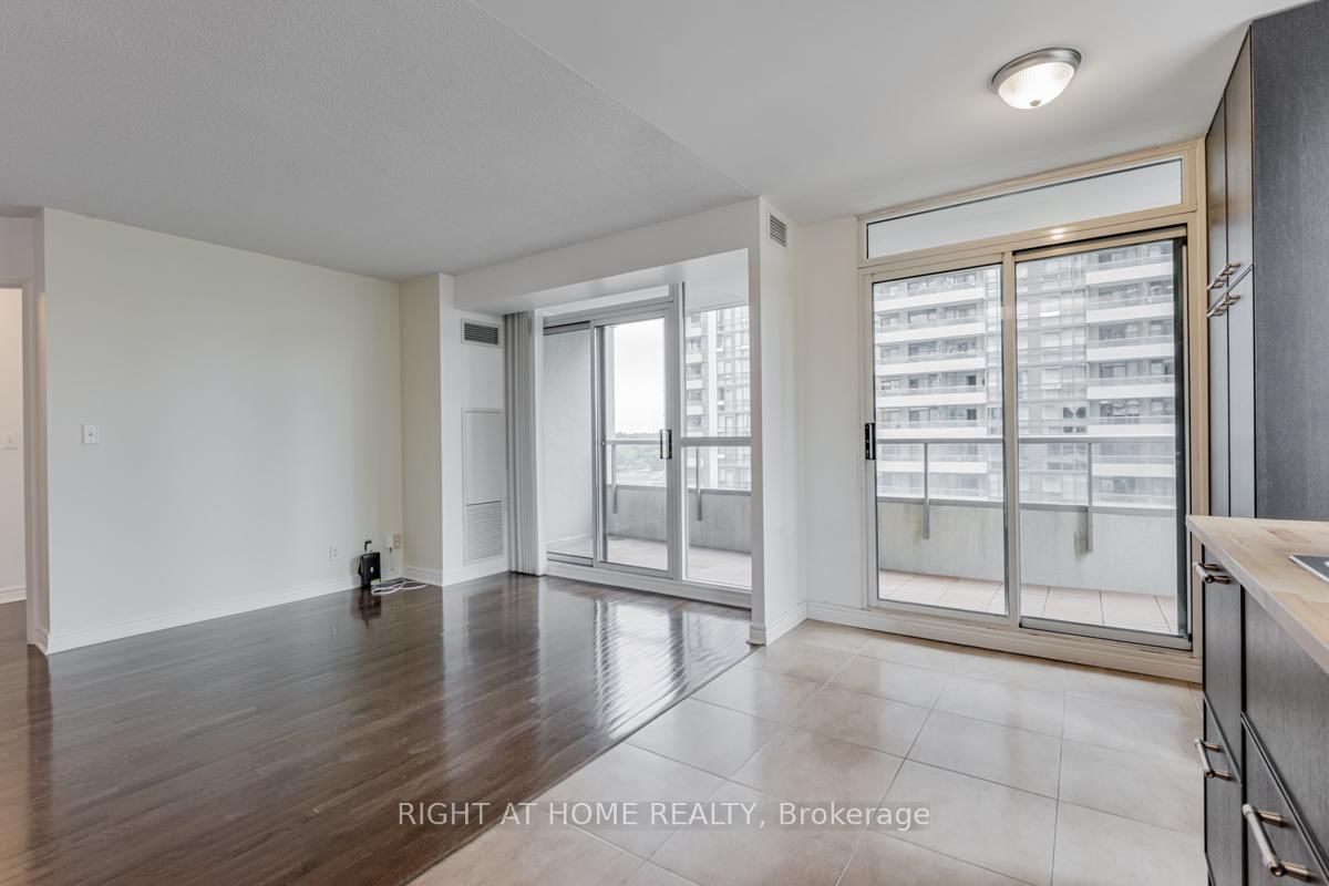 23 Hollywood Ave, unit 808 for sale