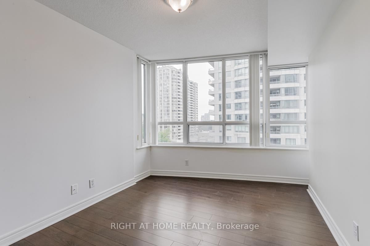 23 Hollywood Ave, unit 808 for sale