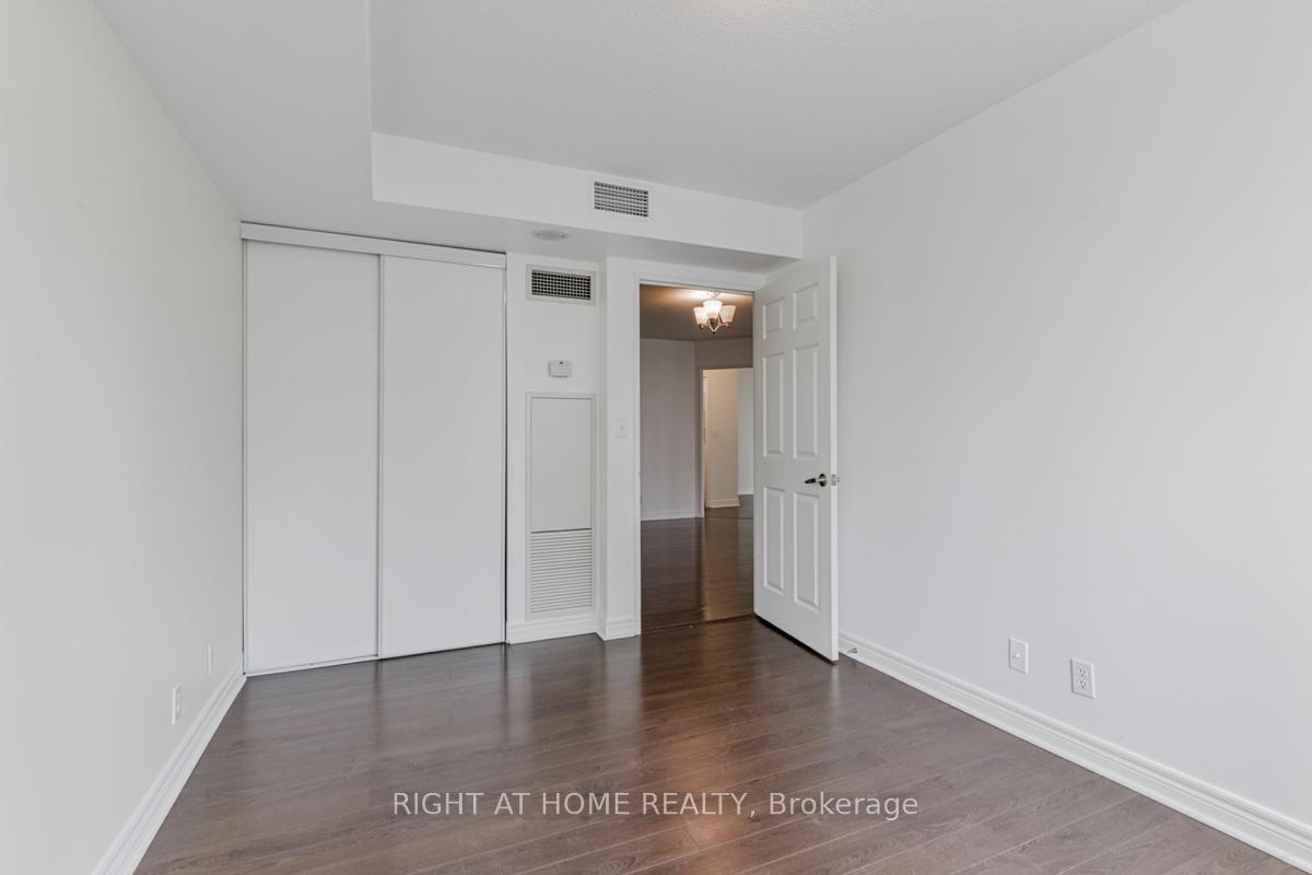 23 Hollywood Ave, unit 808 for sale