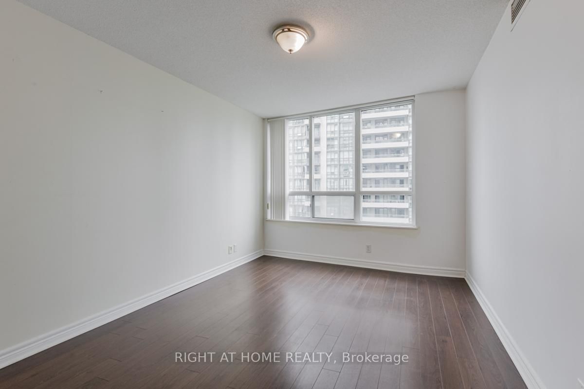 23 Hollywood Ave, unit 808 for sale