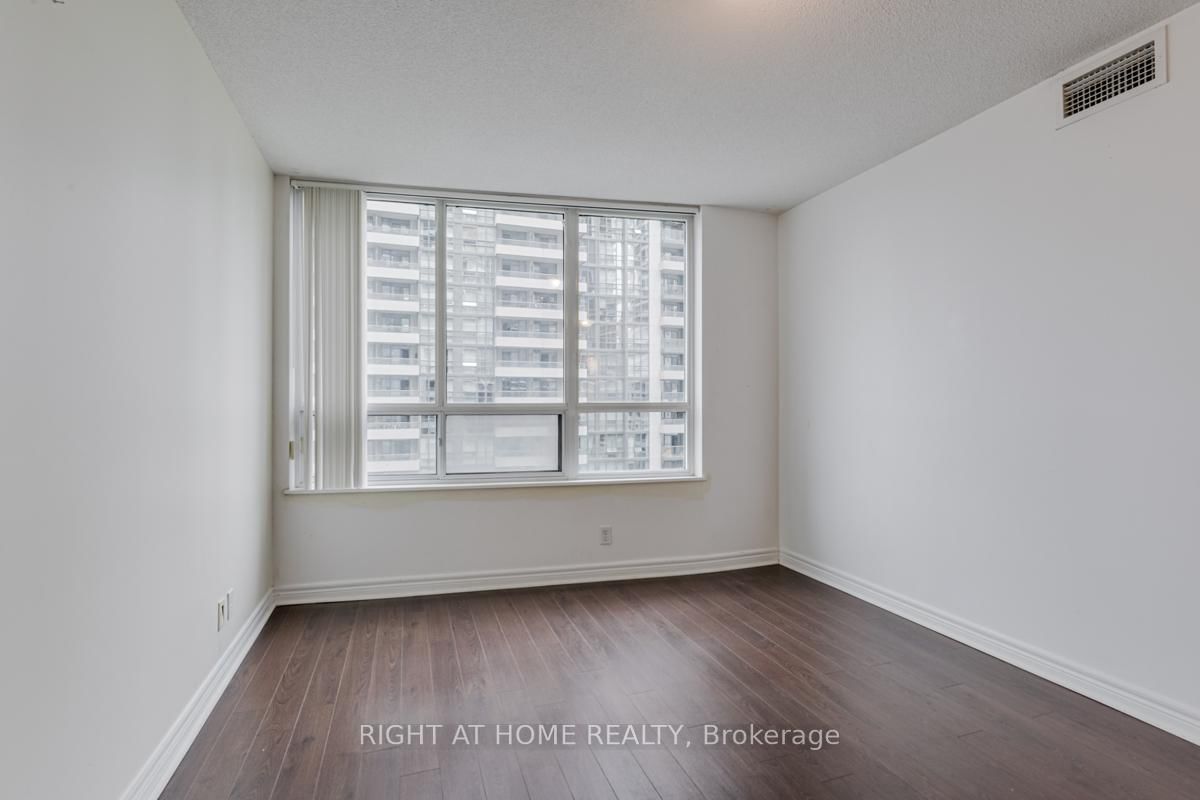 23 Hollywood Ave, unit 808 for sale