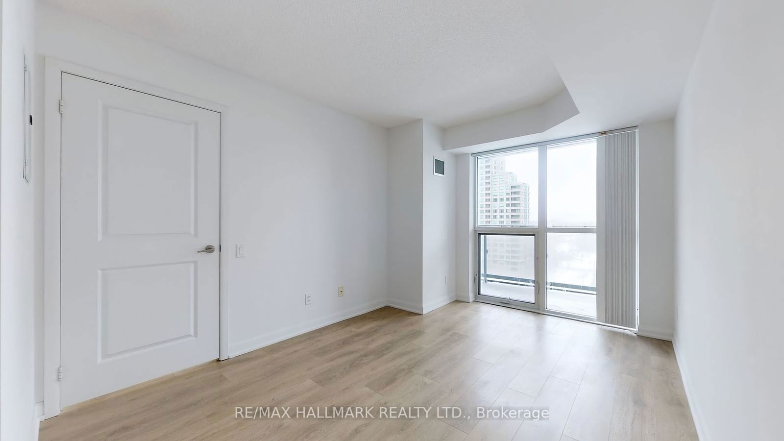 5168 Yonge St, unit 711 for sale