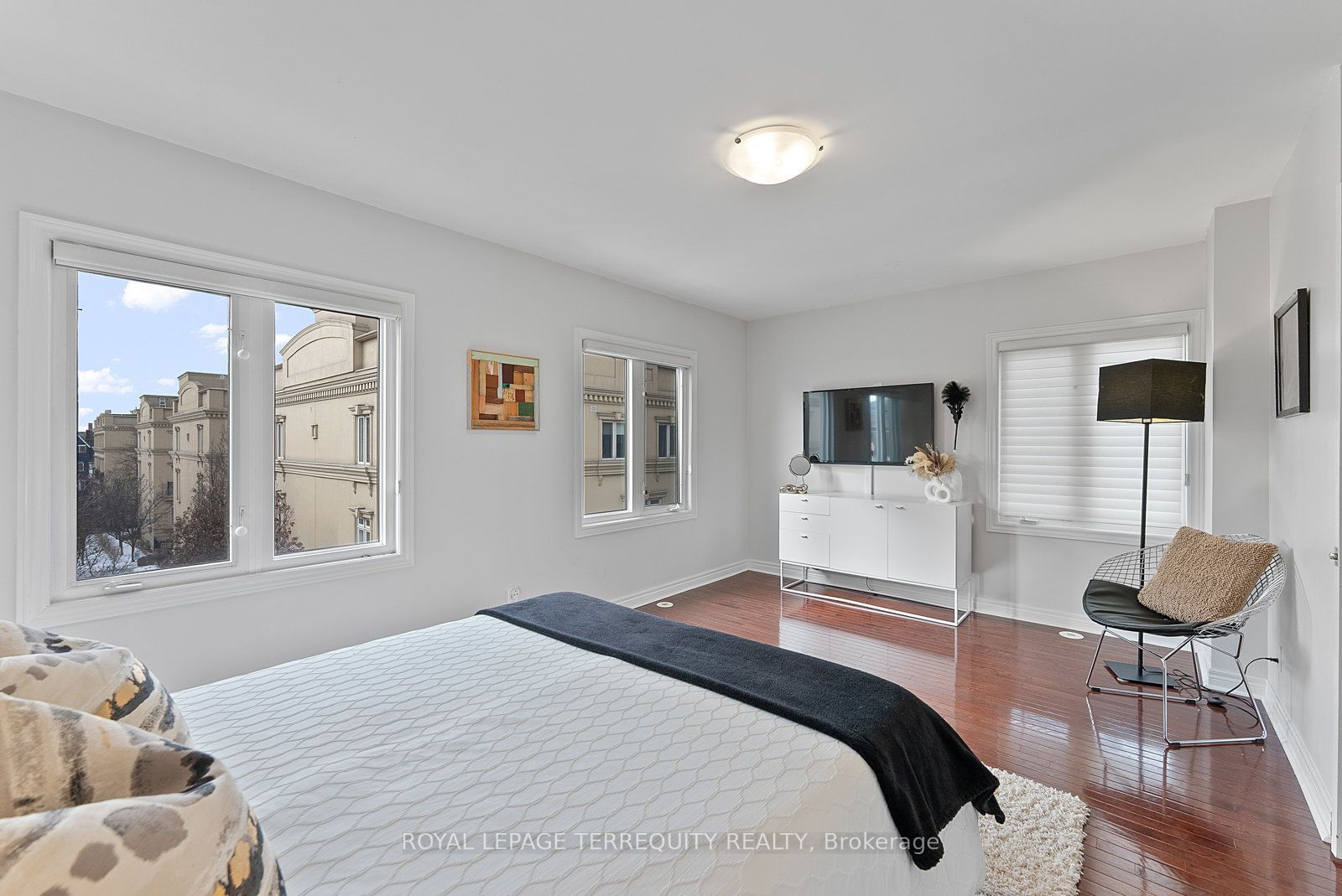 60 Carr St, unit 11 for sale