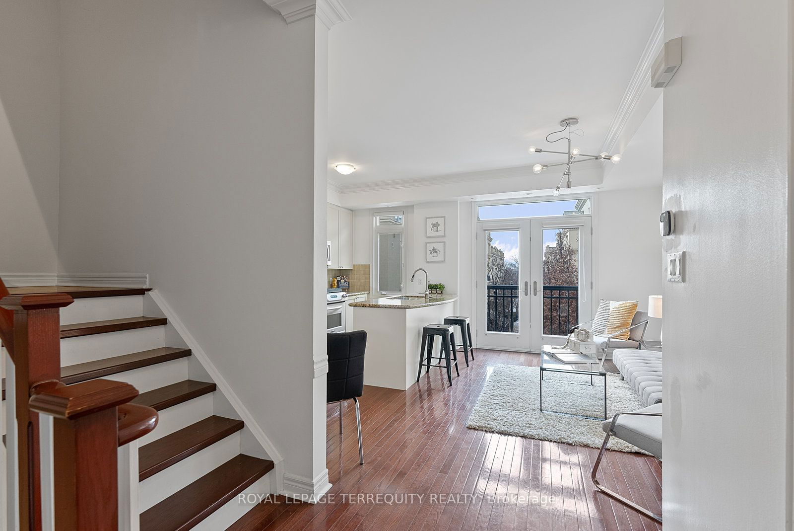 60 Carr St, unit 11 for sale