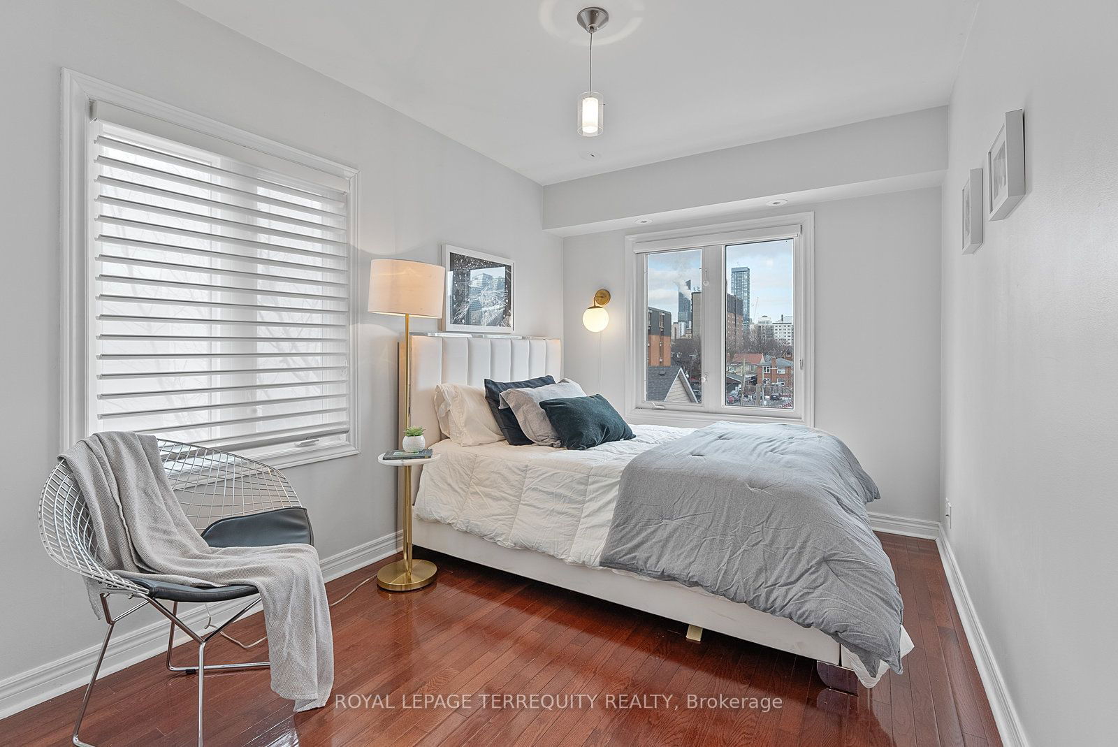 60 Carr St, unit 11 for sale