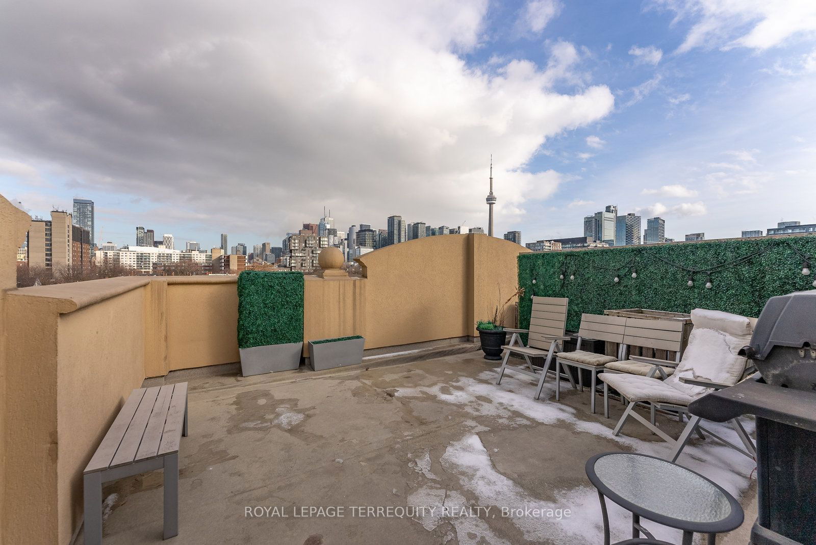 The Gardens at Queen Townhouses, Downtown, Toronto