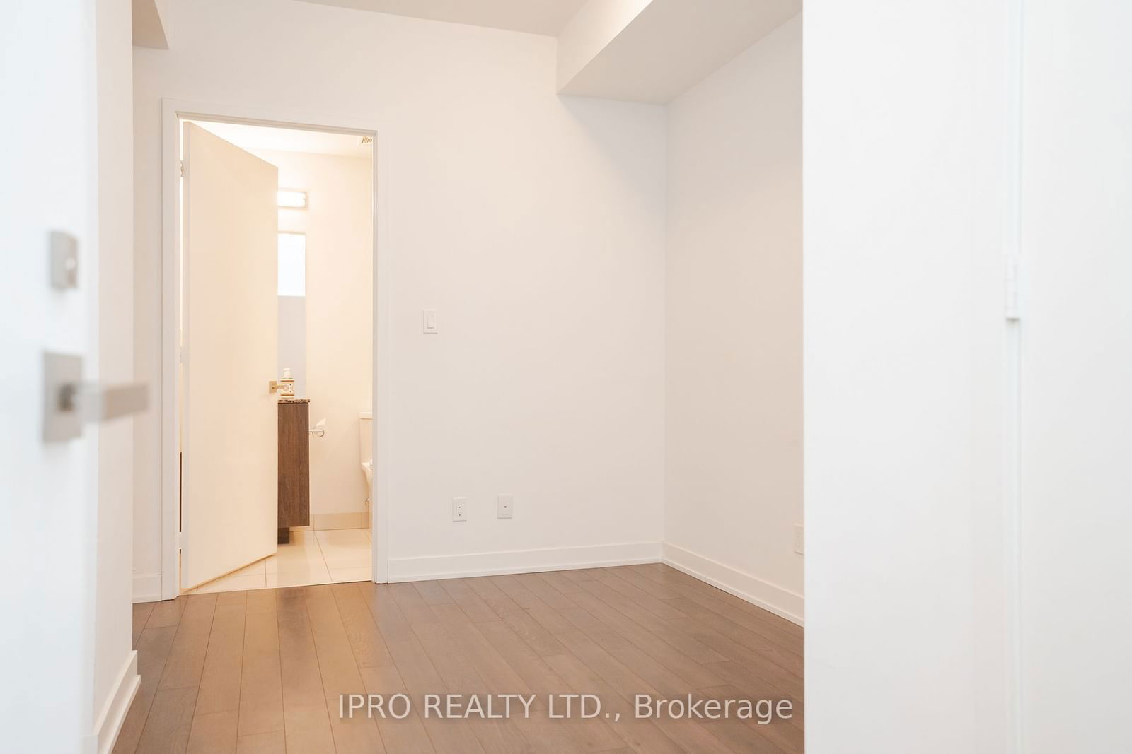 30 Ordnance St, unit 407 for sale