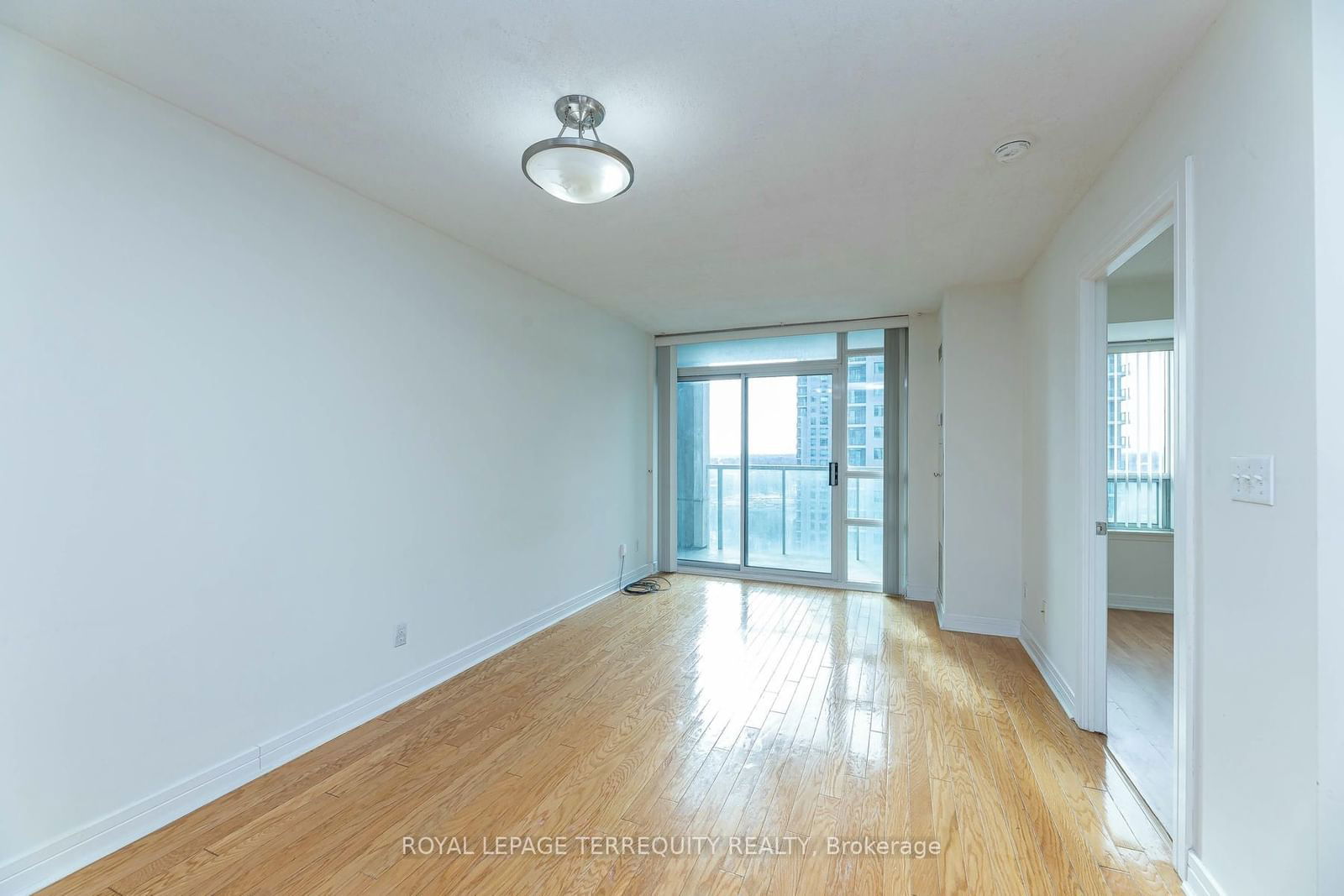 16 Harrison Garden Blvd, unit 1505 for sale