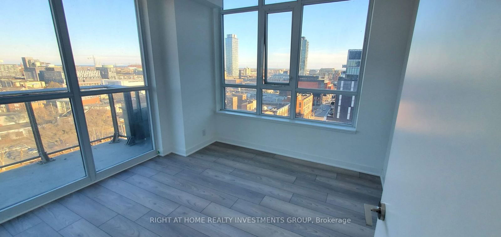 120 Parliament St, unit 1208 for rent