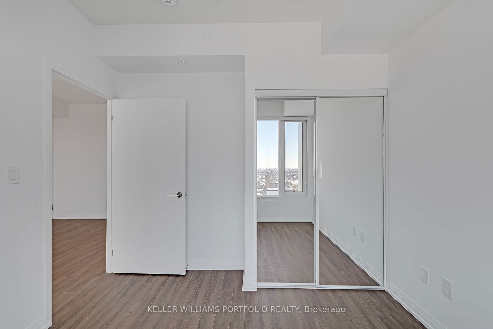 75 Canterbury Pl, unit 2708 for rent