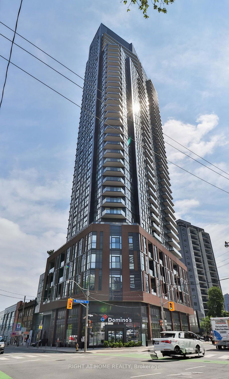 159 Wellesley St E, unit 406 for sale