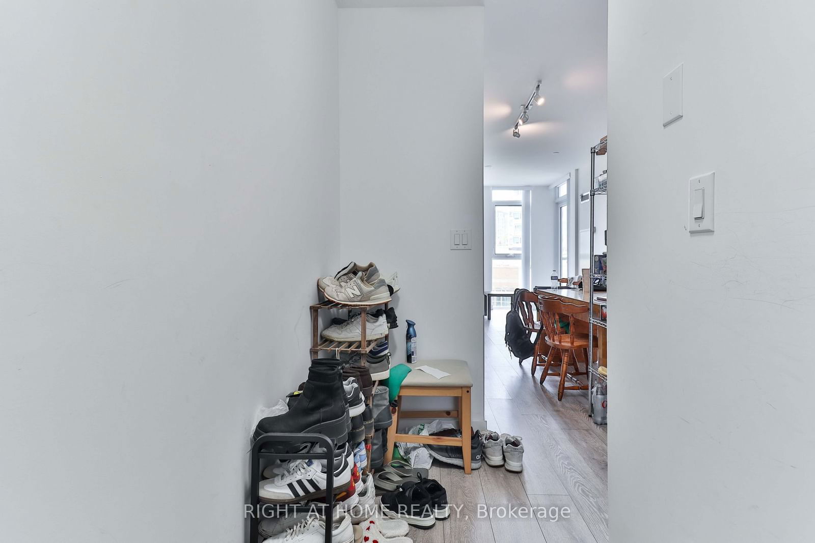 159 Wellesley St E, unit 406 for sale