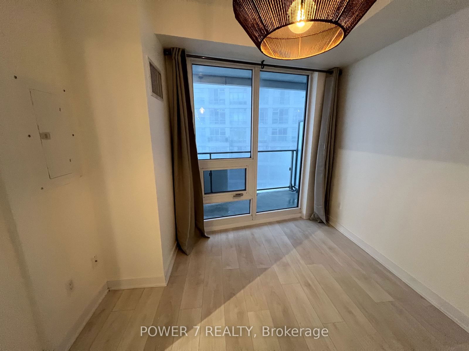 2221 Yonge St, unit 4204 for rent