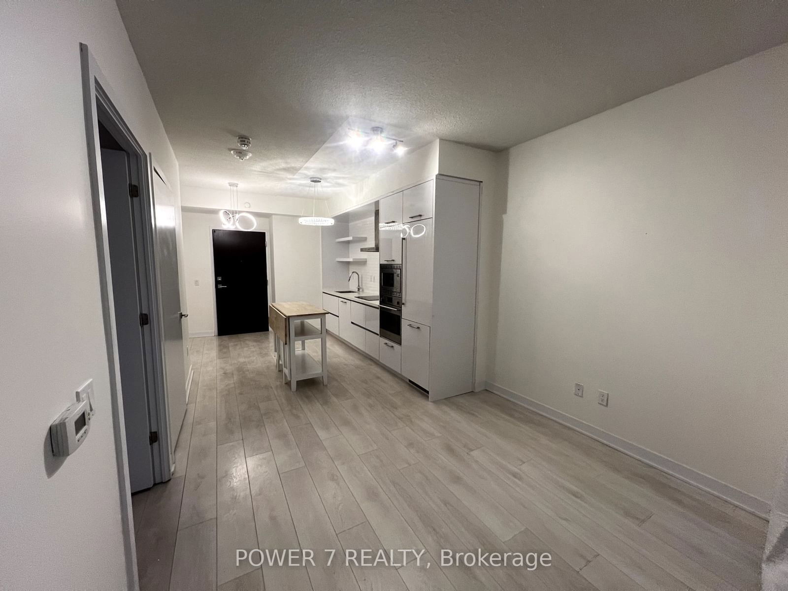 2221 Yonge St, unit 4204 for rent