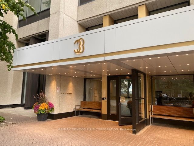 33 Harbour Sq, unit 2826 for rent