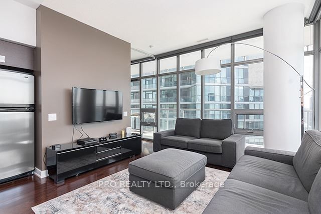 33 Charles St, unit 2903 for rent