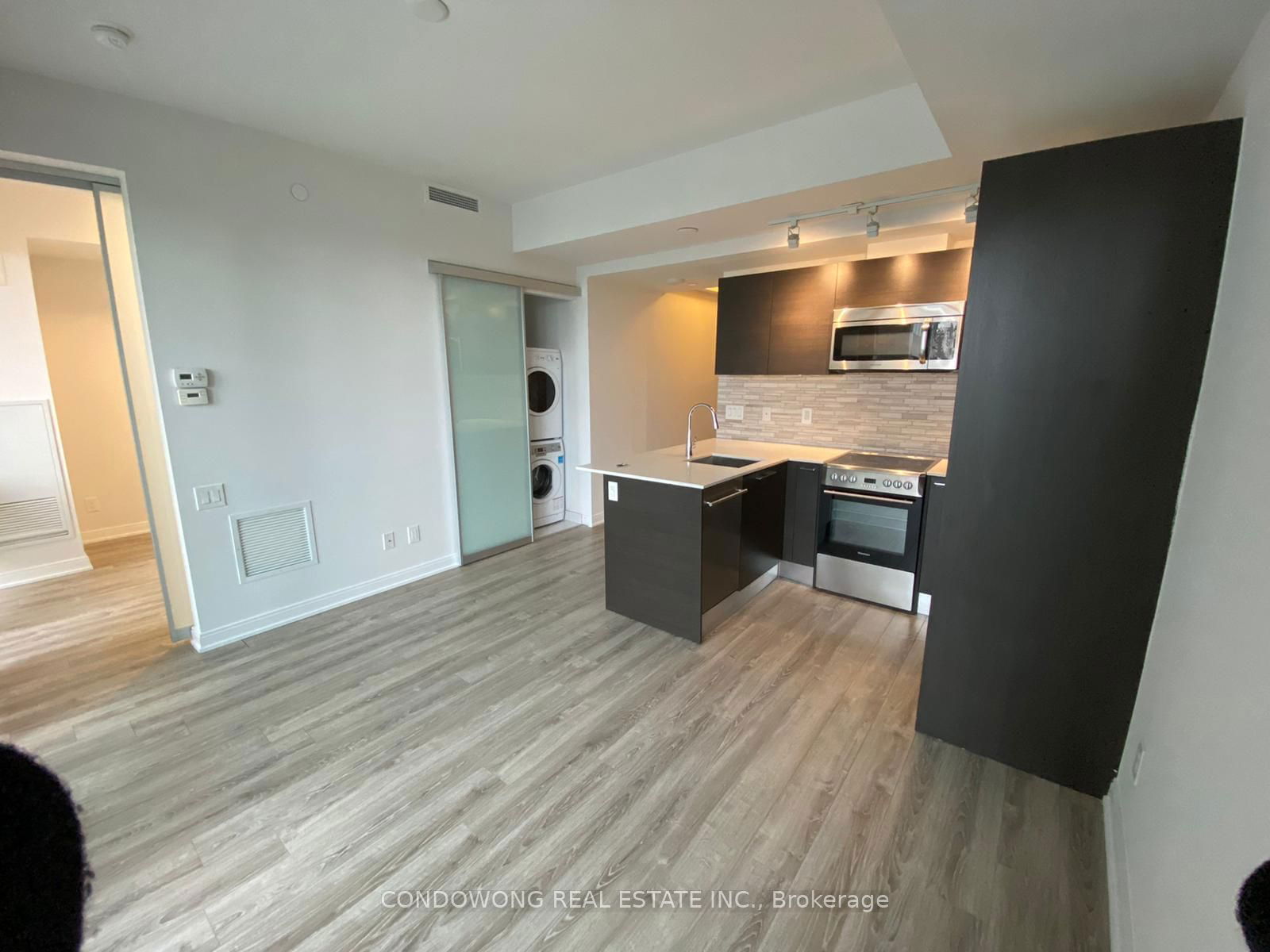 42 Charles St E, unit 2805 for rent