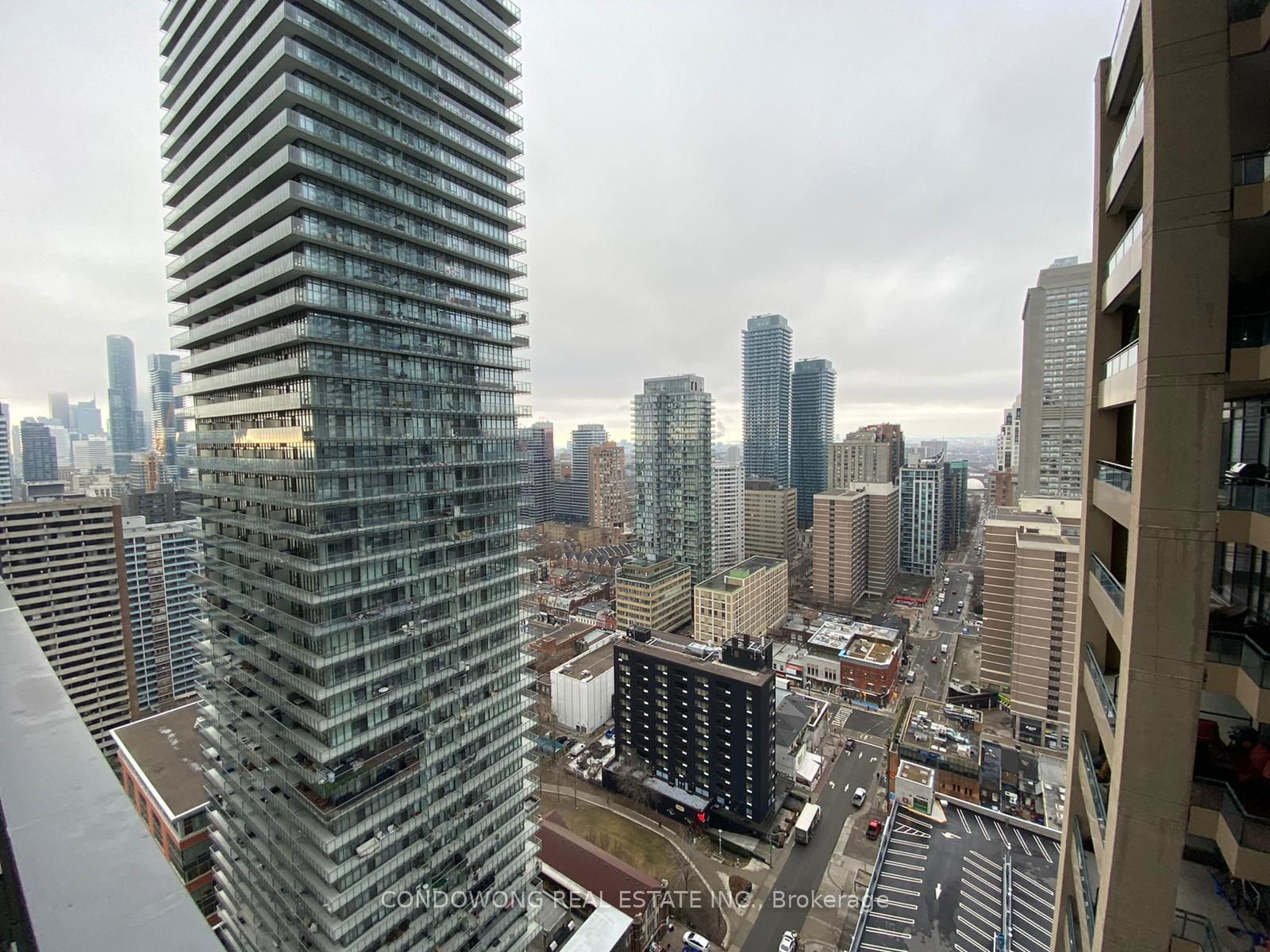 42 Charles St E, unit 2805 for rent