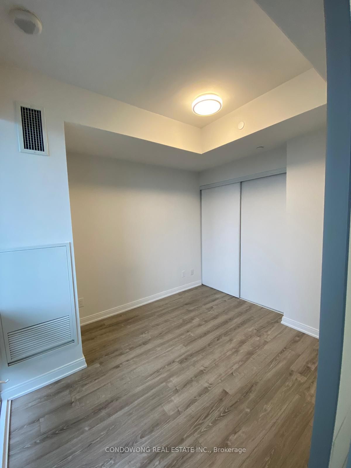 42 Charles St E, unit 2805 for rent