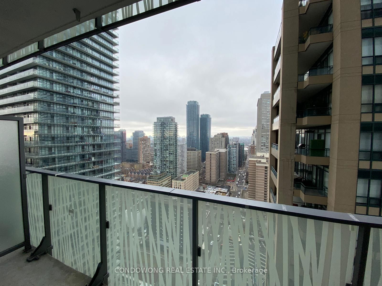 42 Charles St E, unit 2805 for rent