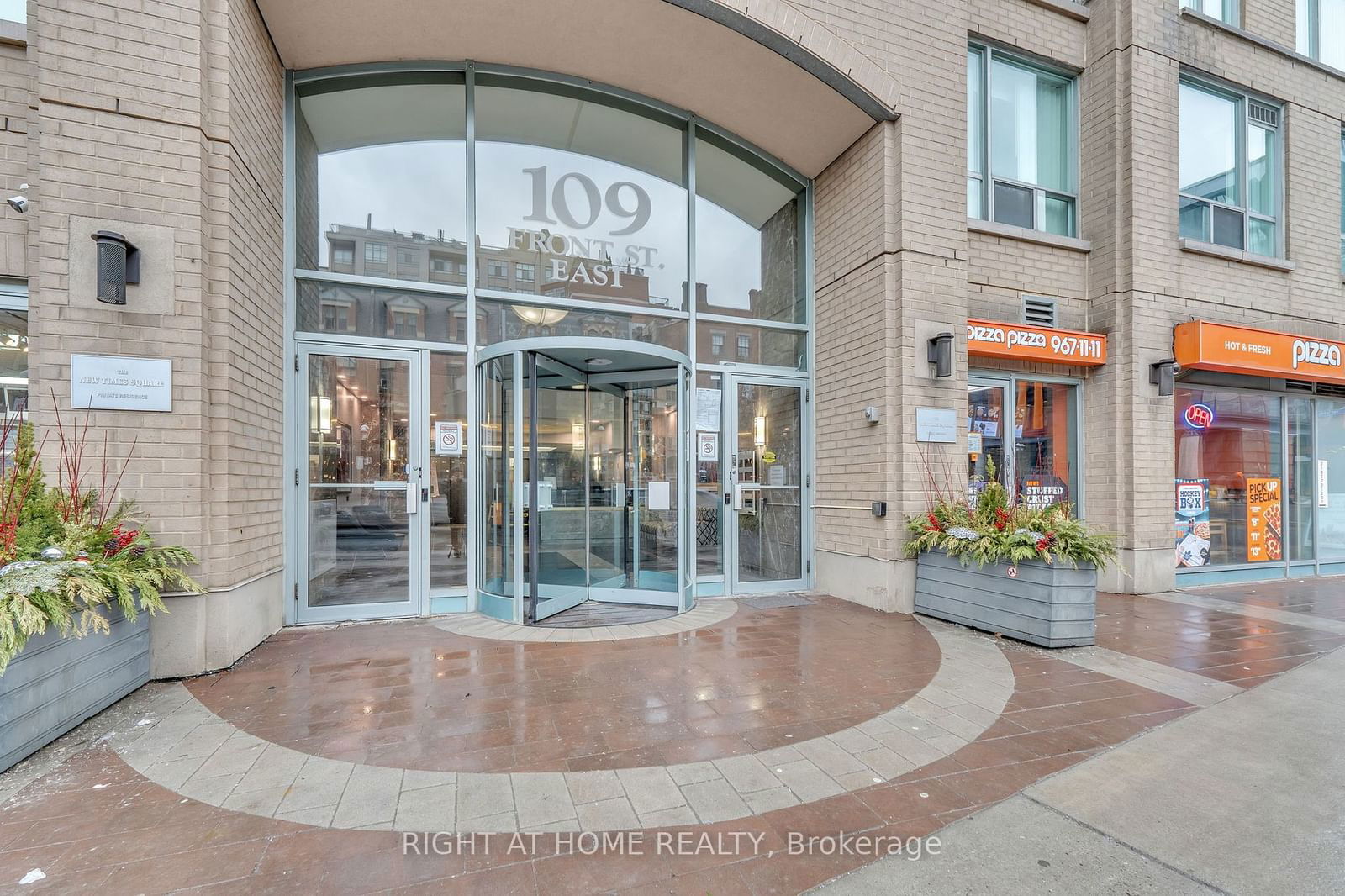 109 Front St E, unit 303 for sale