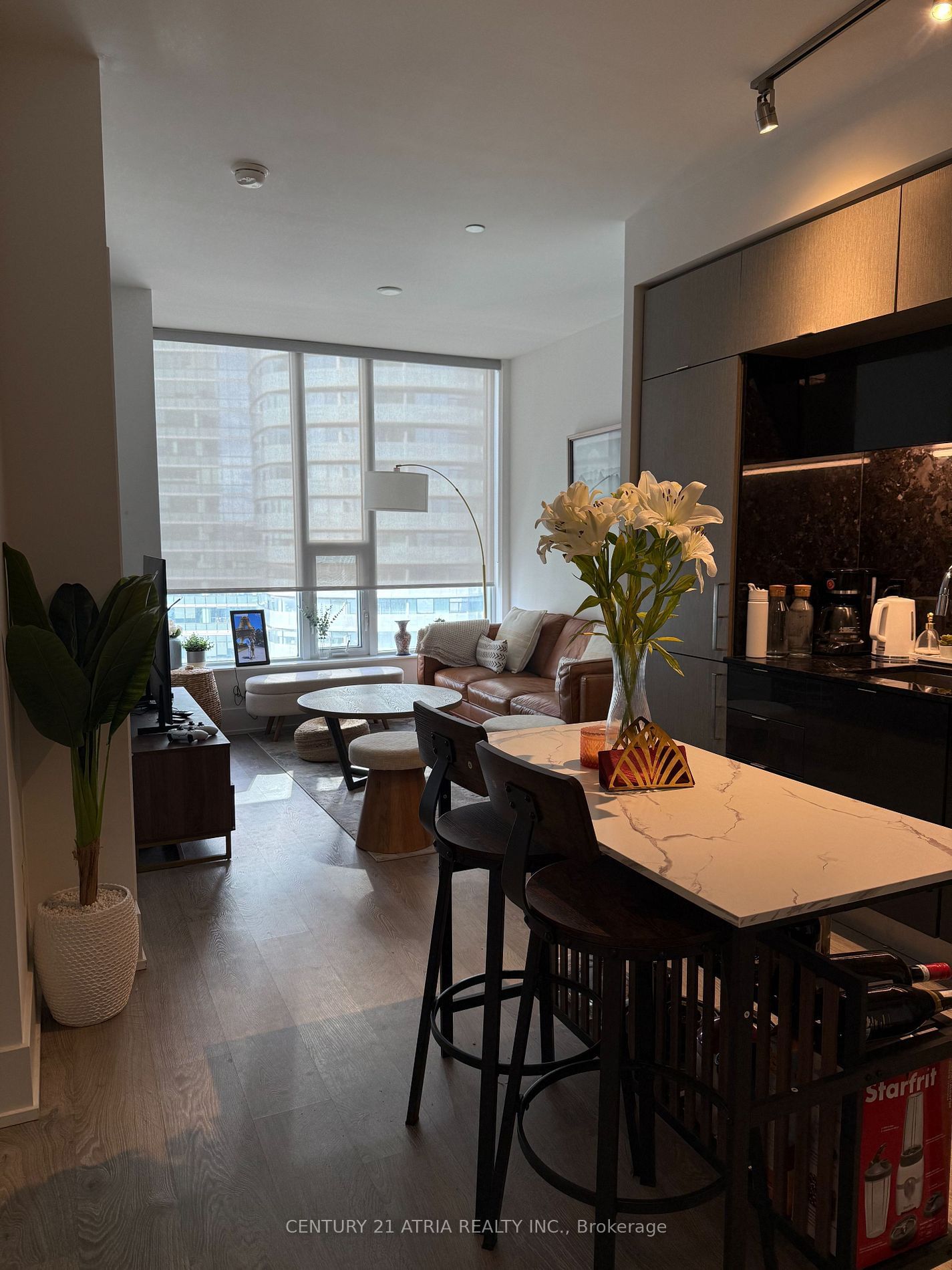 10 York St, unit 3801 for rent