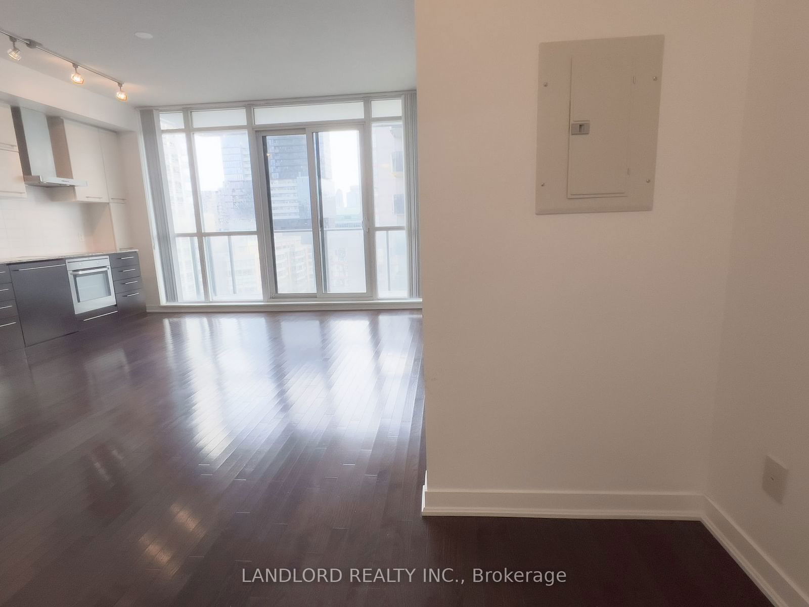 770 Bay St, unit 2007 for rent