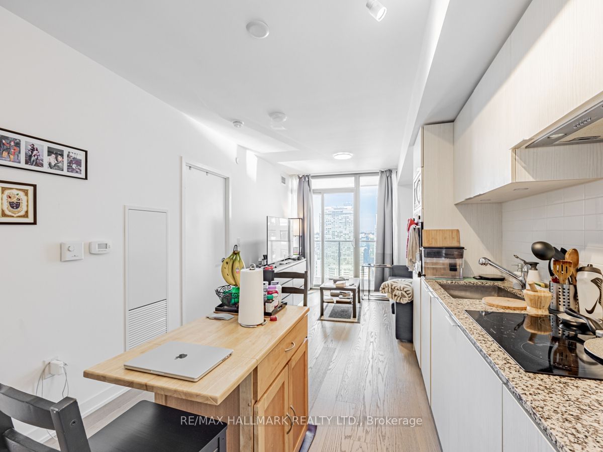 11 Wellesley St W, unit 3909 for sale