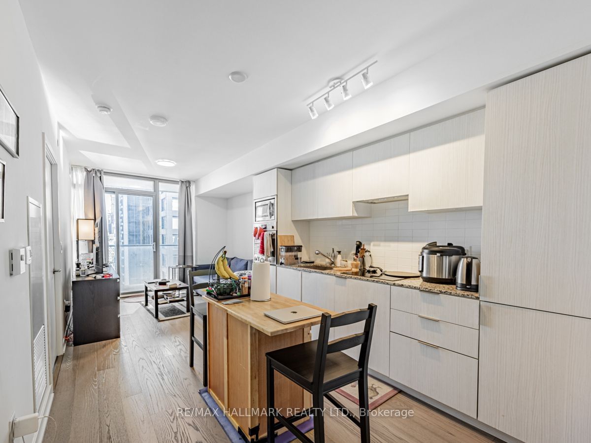 11 Wellesley St W, unit 3909 for sale