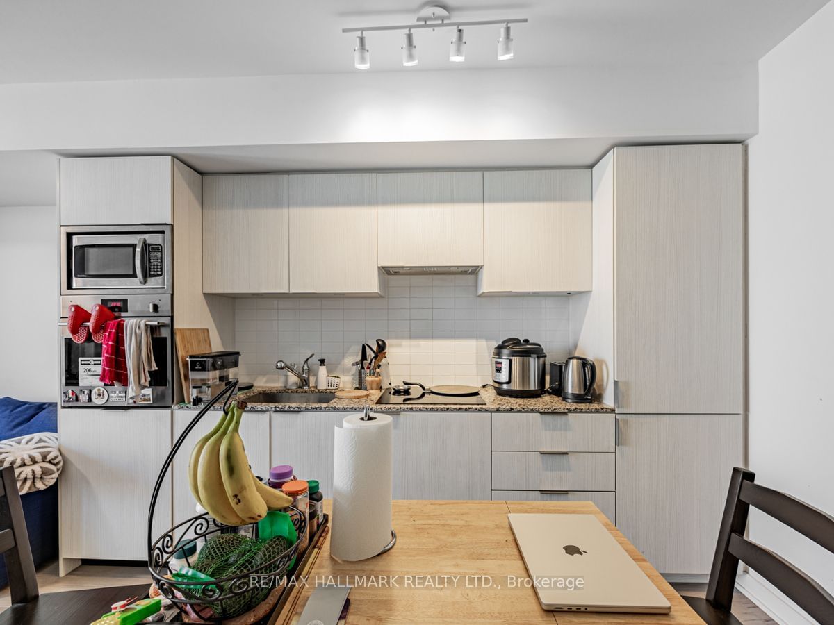 11 Wellesley St W, unit 3909 for sale