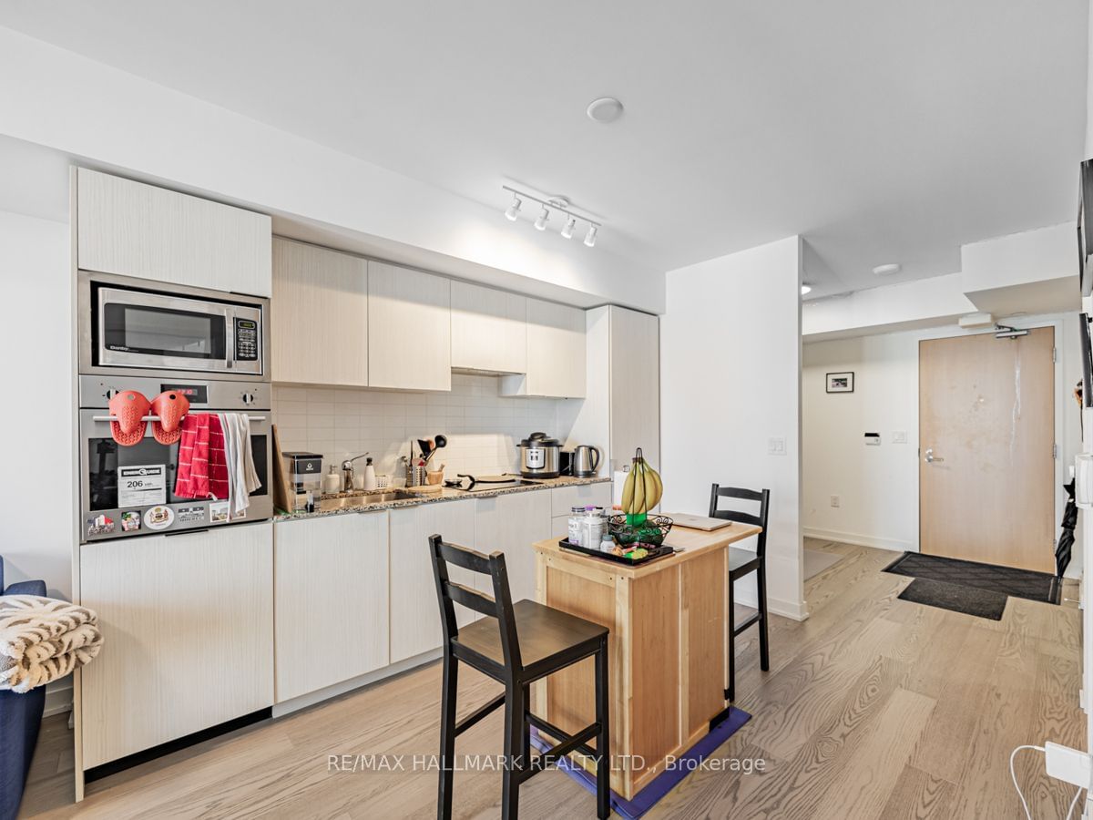 11 Wellesley St W, unit 3909 for sale