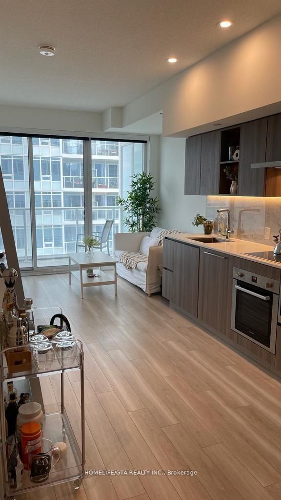 17 Bathurst St, unit 3105 for rent