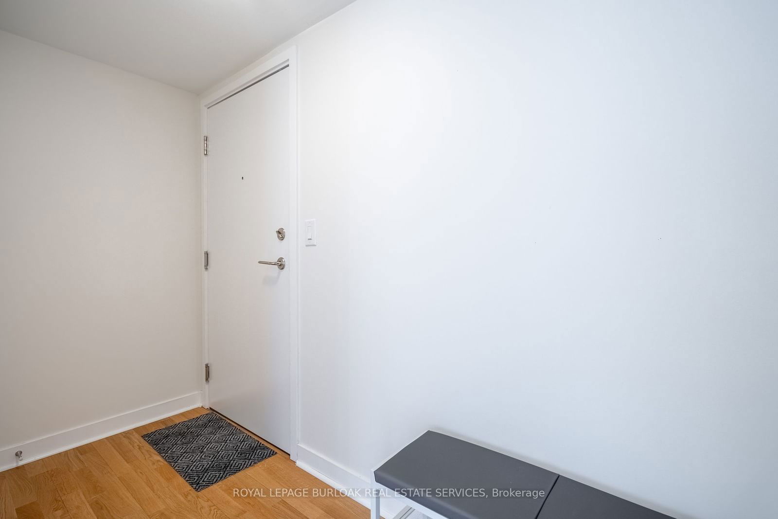 295 Adelaide St W, unit 1310 for rent