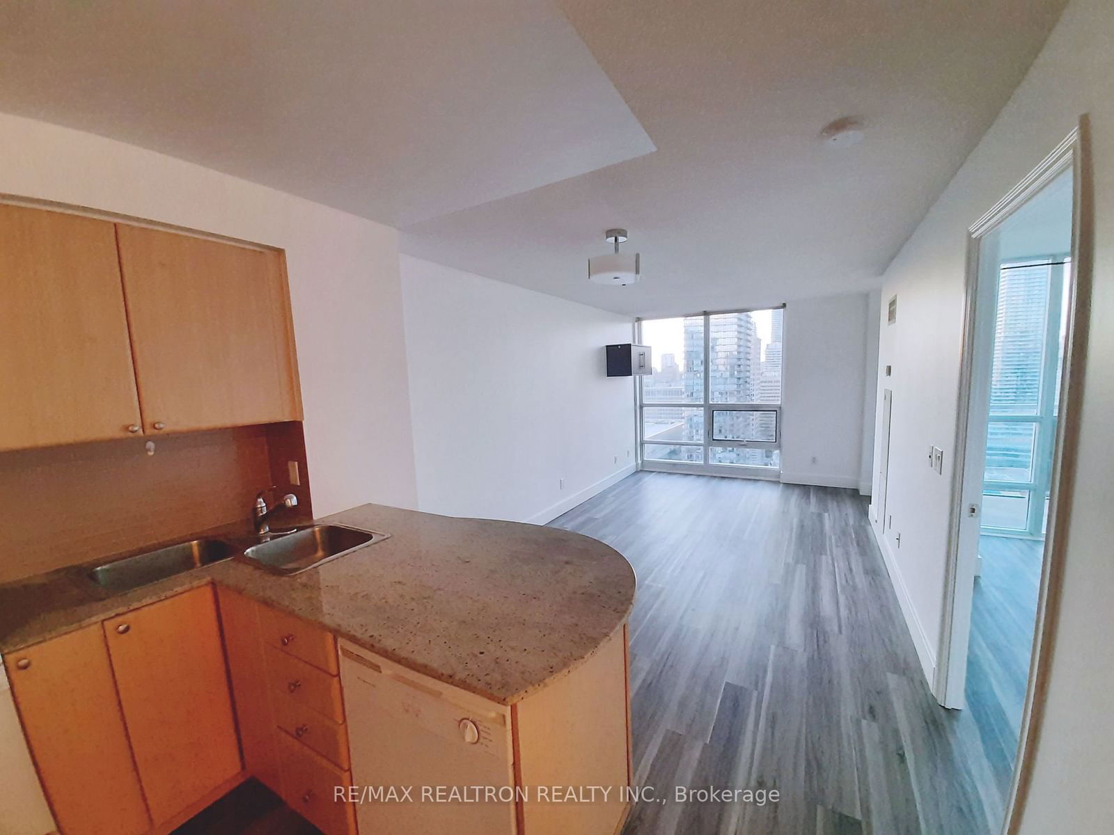 763 Bay St, unit 3113 for rent