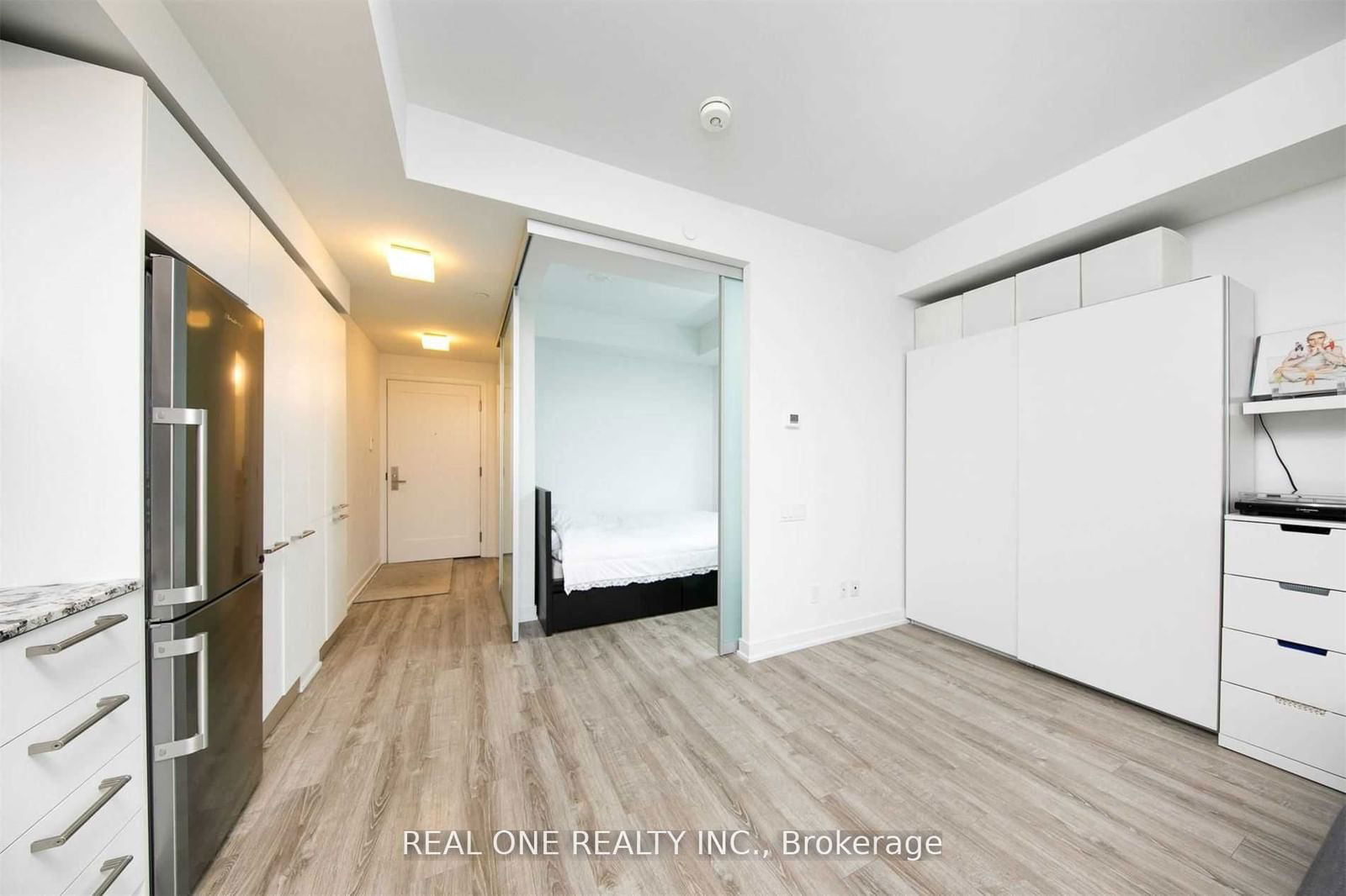 28 Wellesley St E, unit 503 for rent